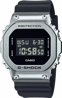 Casio GM-5600-1E